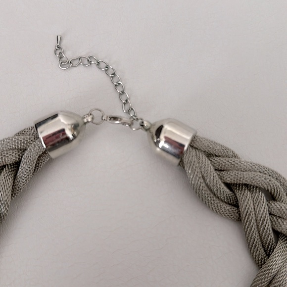 Braided statement necklace in silver colour. Stylish and versatile🤍 - Picture 3 of 5